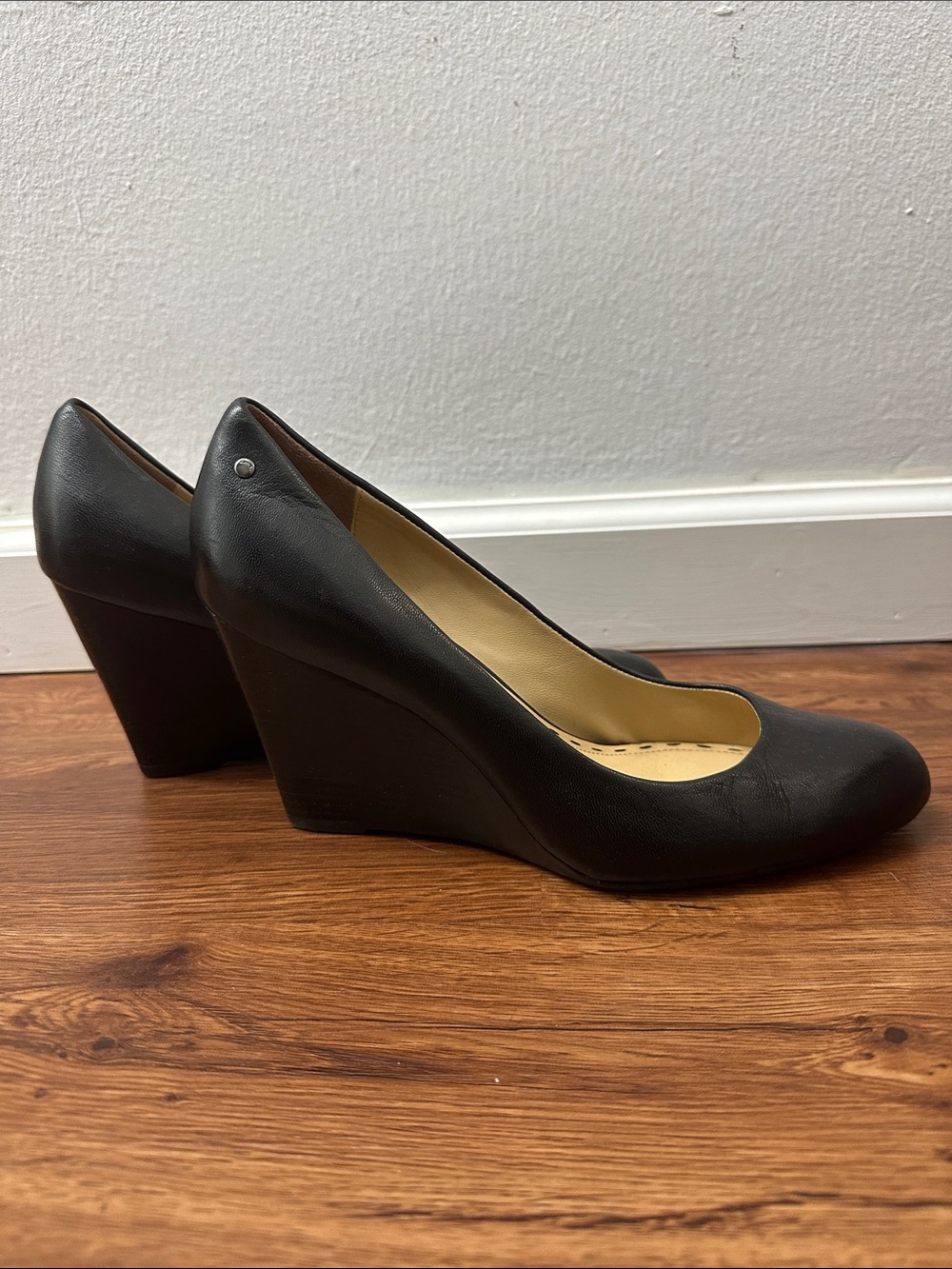 COACH sz 9 ‘Loise’ Black Leather Wedge Pumps